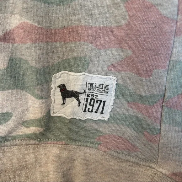 The Black Dog Vintage Collection Women Camouflage Sweatshirt Top (Size Large) - Picture 4 of 7